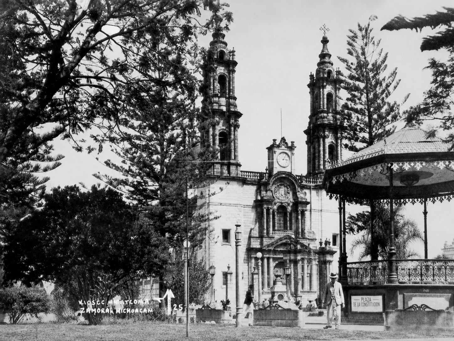 Fotografía histórica de templo o edificio diocesano de Zamora